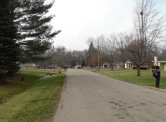 3rd image of 1003 Valley View Dr