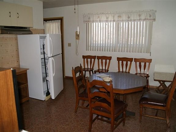 5th image of 111 Walnut Ct