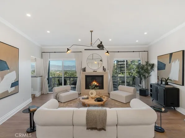 4030 Sumac Dr, Sherman Oaks, CA 91403