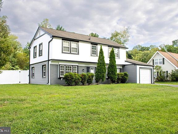 2nd image of 3207 Superior Ln