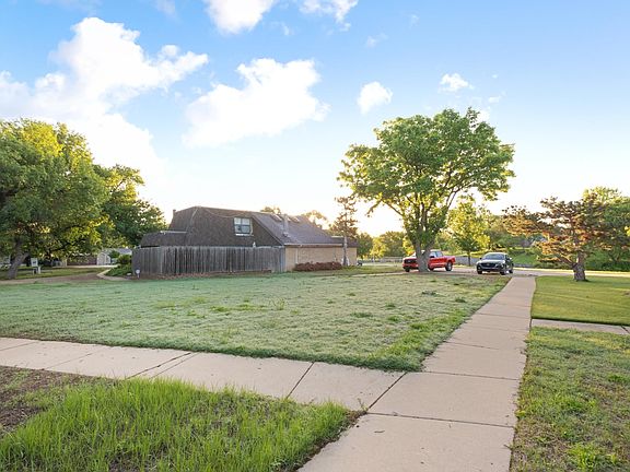 4th image of 240 NW 74th St #240