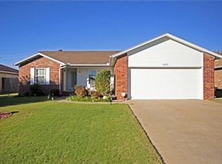 2309 W Willow St, Rogers, AR 72758