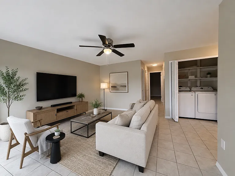 4328 Hargrave St — Photo 2