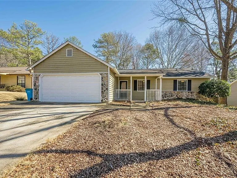 2491 Redfield Dr — Photo 1