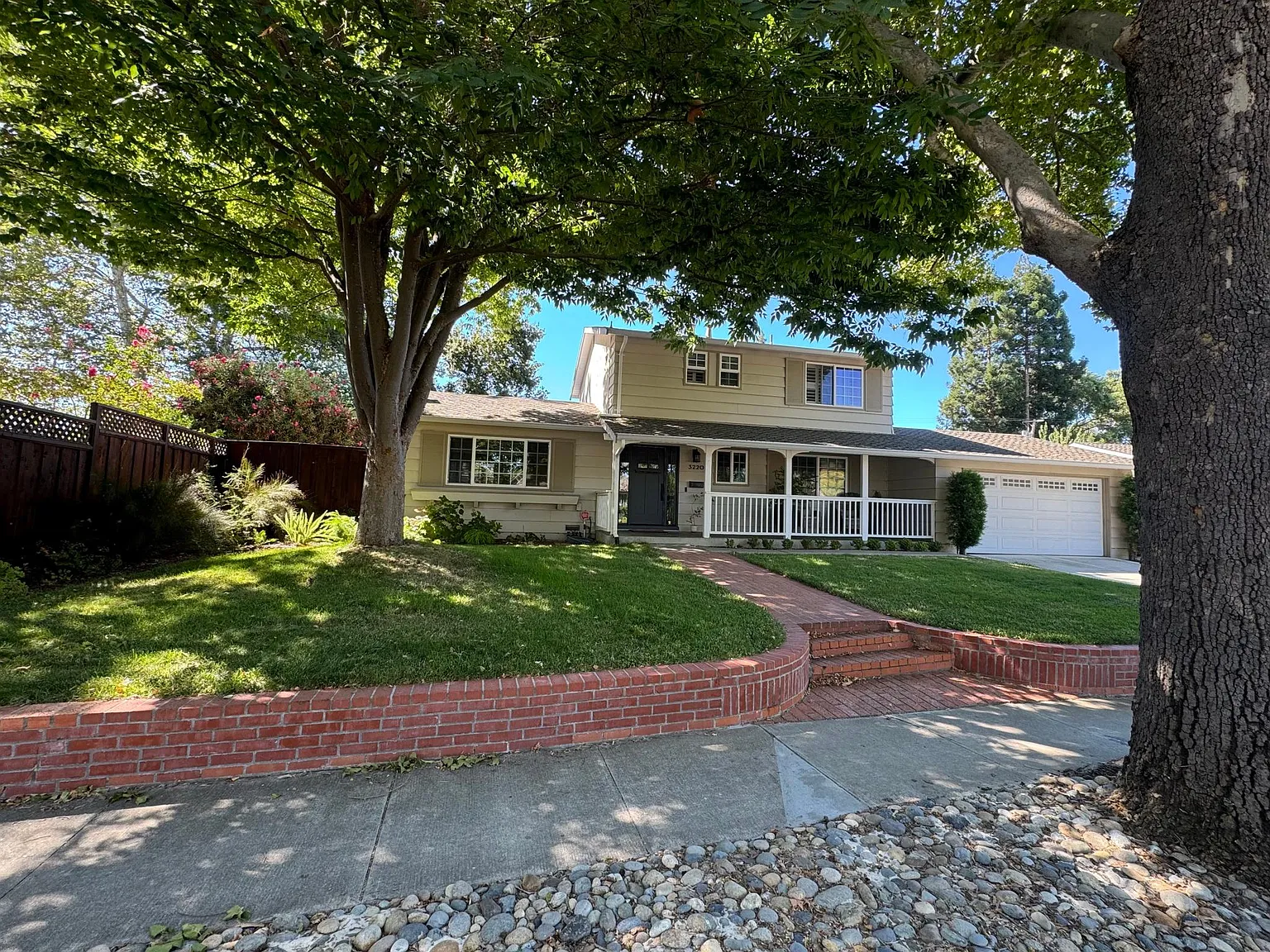 3220 Santa Paula Dr photo 1
