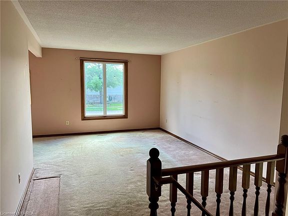 5th image of 14 Arbor Dr