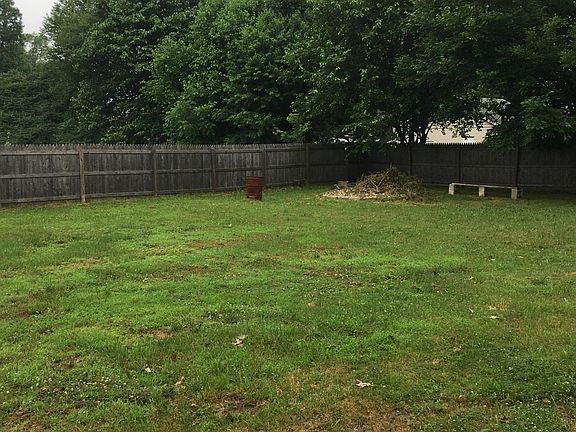  Left Side View Of Back Yard