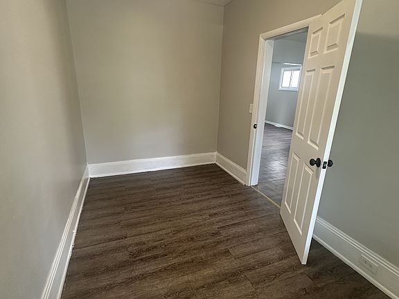 4th image of 4020 Woodbridge Ave