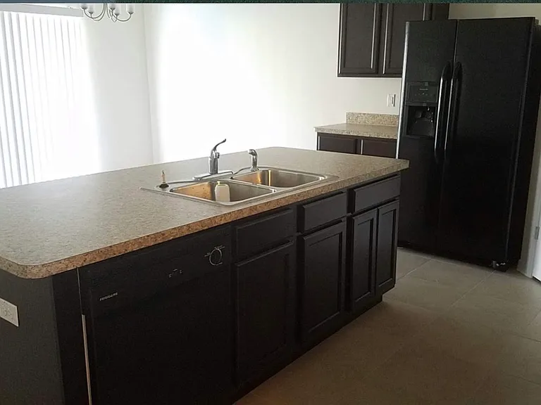 884 Freedom Blvd — Photo 6
