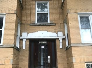 4958 W Newport Ave #2W, Chicago, IL 60641