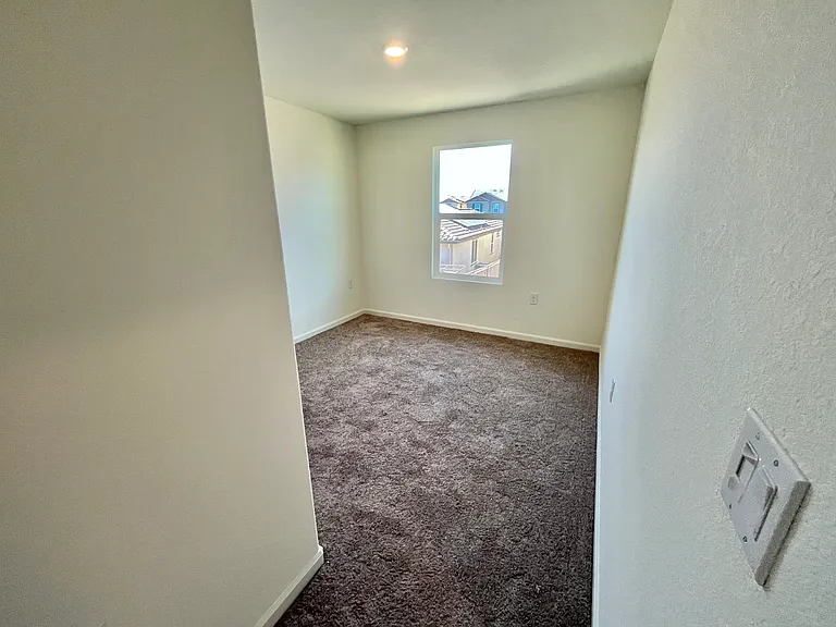 378 Miramar Dr — Photo 15