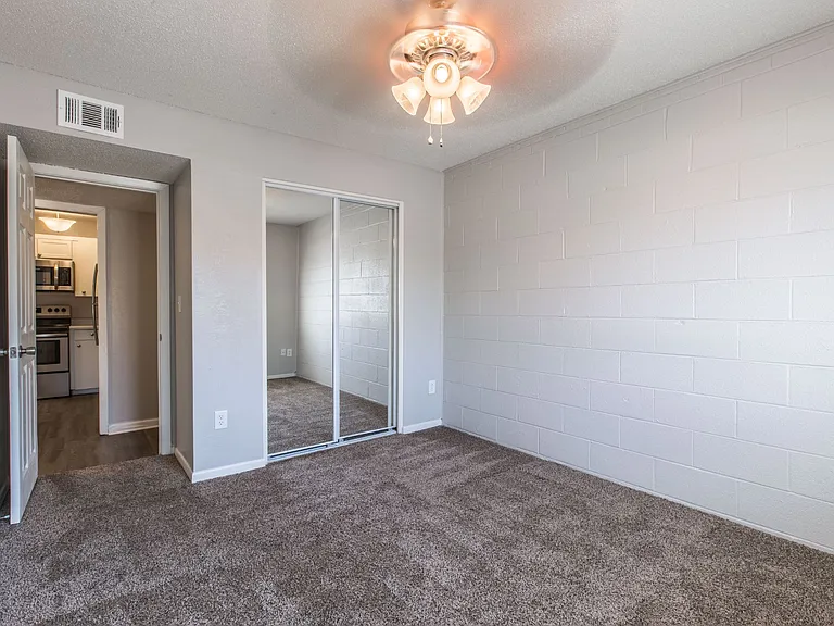 4141 Roanoke Rd — Photo 28