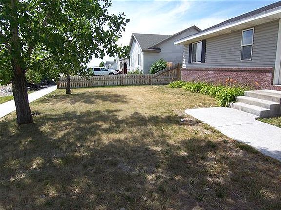 3rd image of 3891 E Lorna Ave