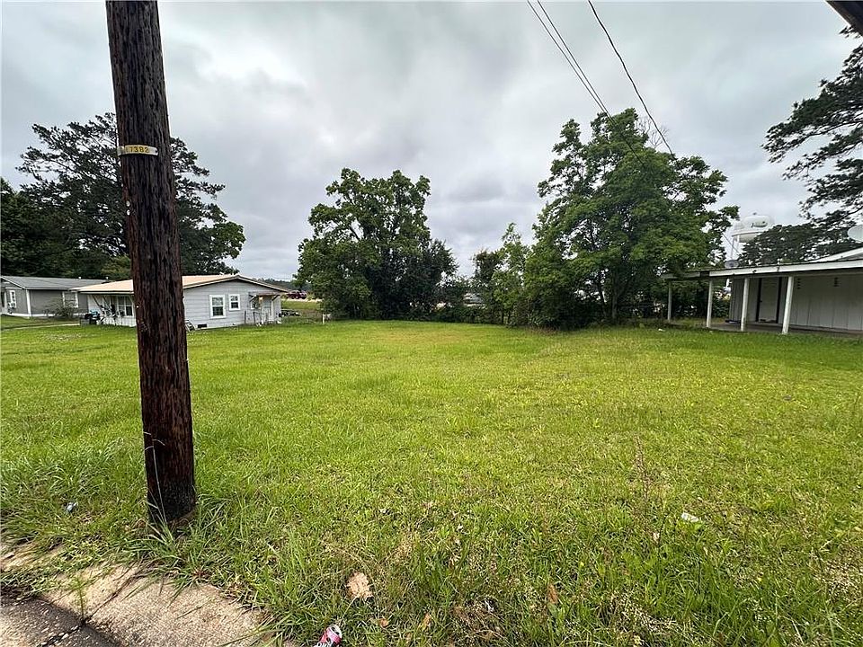 2nd image of 1102 Westwood Dr Lot 2