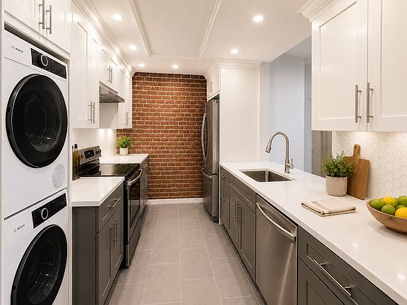 4th image of 557 Columbus Ave #3O2