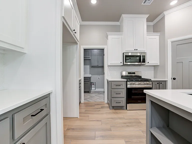 2728 Dunham Dr — Photo 17