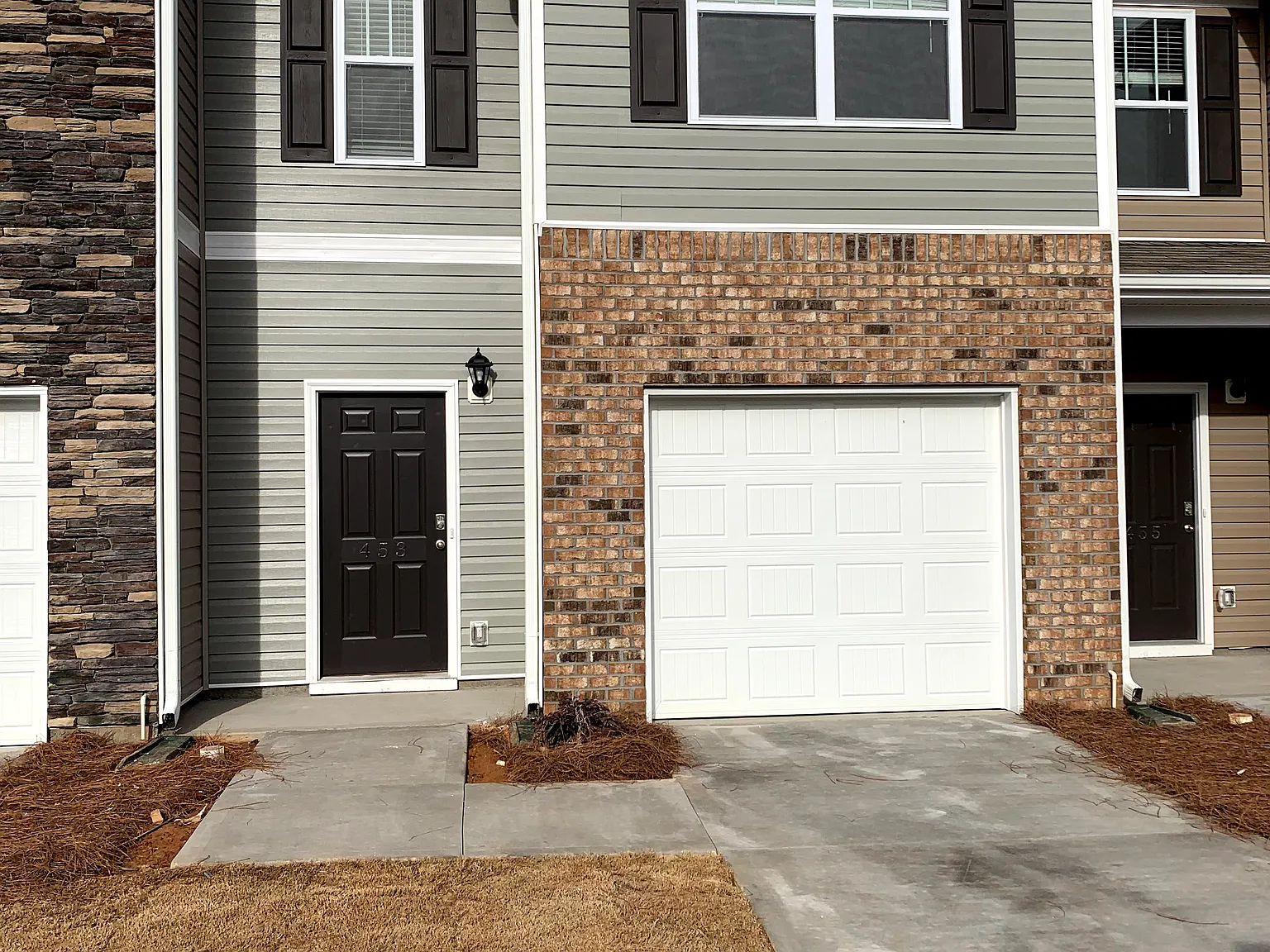 3 bed, 2.5 bath, 1429 sqft, $1,650 — Photo 4