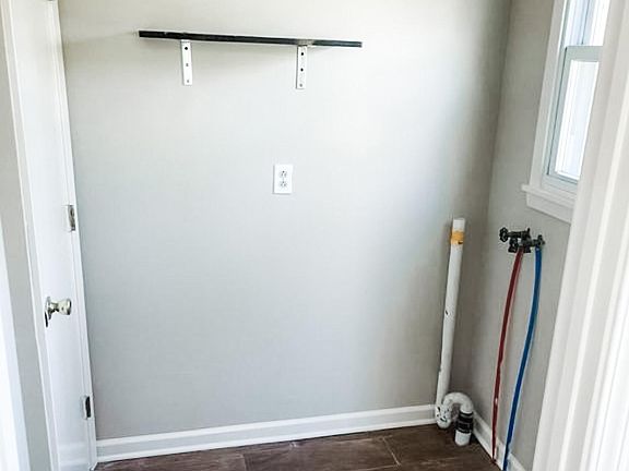 5th image of 3629 Pine Dr