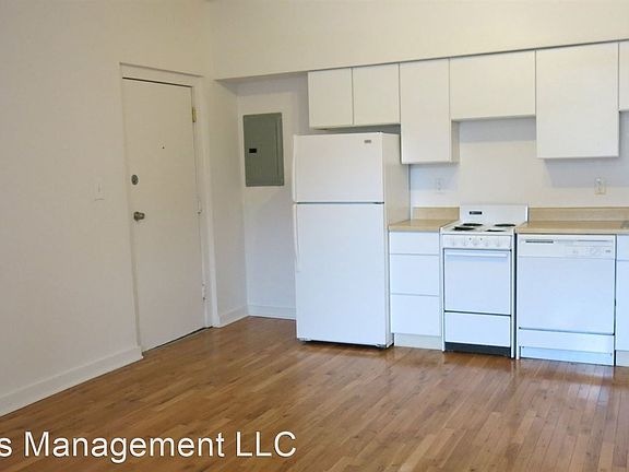 3rd image of 3510-3530 Louisa St #20