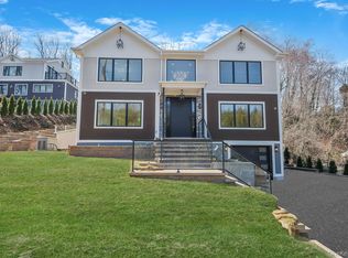150 Sugar Toms Lane, East Norwich, NY 11732