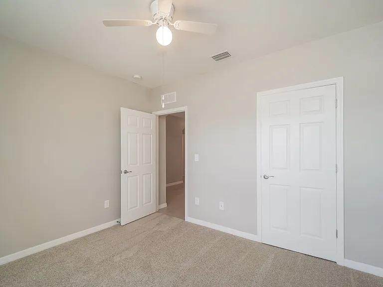 218 SE 8th St — Photo 12
