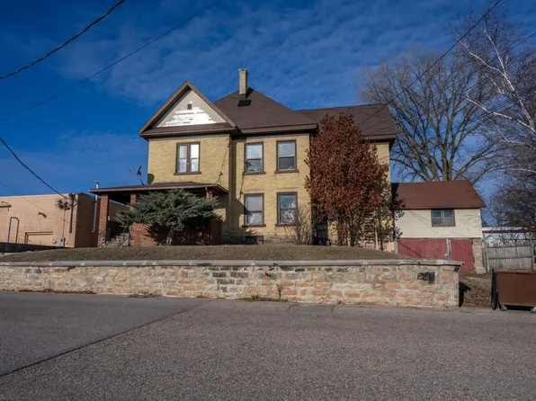 243 W State St, Mauston, WI 53948