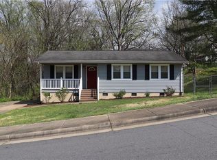 531 3rd St SW, Hickory, NC 28602