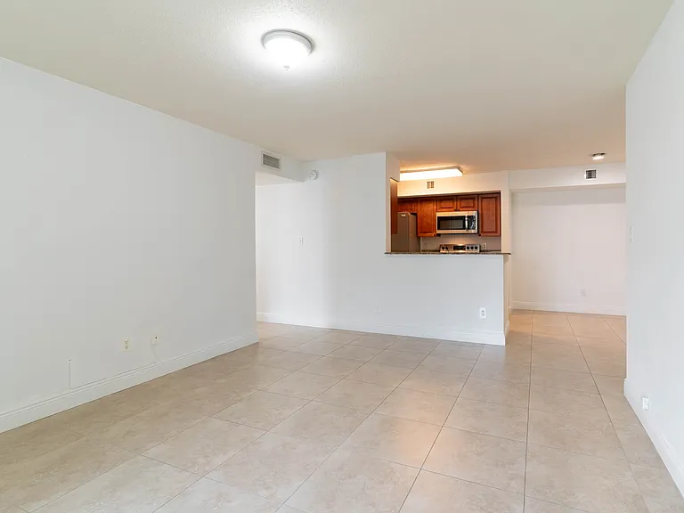 875 Riverside Dr #715-1 — Photo 7