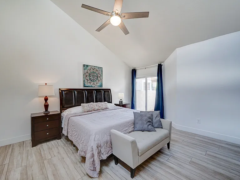 1358 W Meadow Green Ln — Photo 28