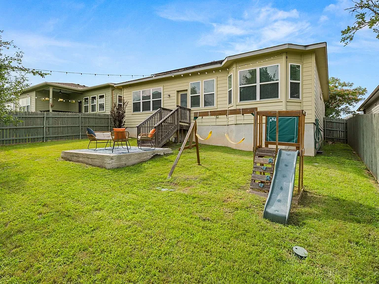 9909 Dalliance Ln — Photo 32