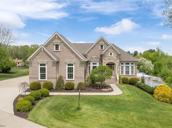 29 Silver Fox Dr, Doylestown, OH 44230