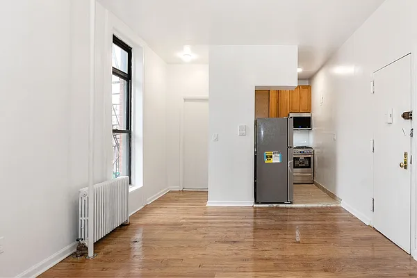 Rented by Century 21 American Homes | media 11