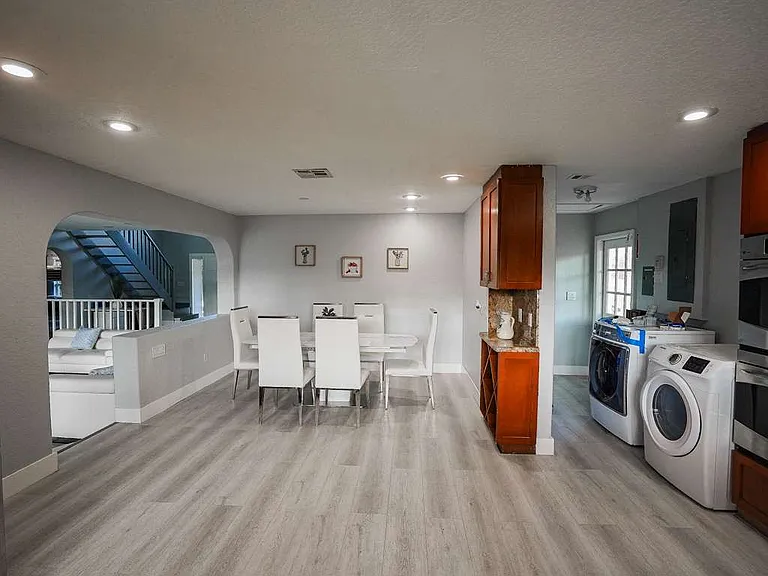 901 SW 121st Ave — Photo 15