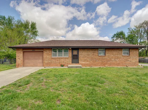 1813 E Kentwood Street, Republic, MO 65738