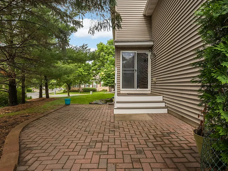 9771 Gable Dr — Photo 43