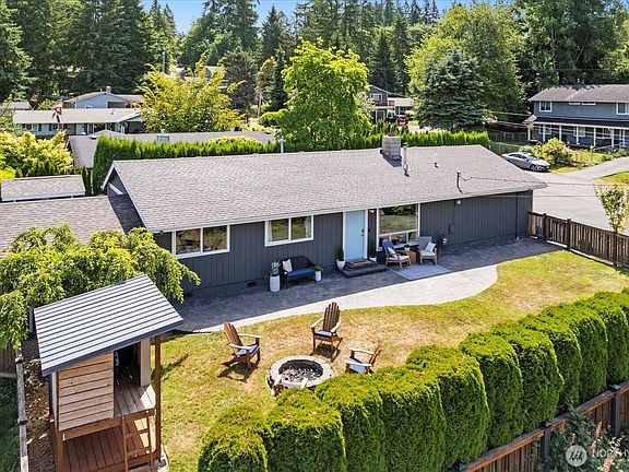 2nd image of 26628 NE Valley Street