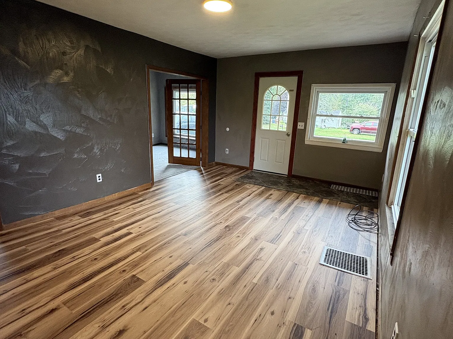 233 E Leroy St - 233 — Photo 2