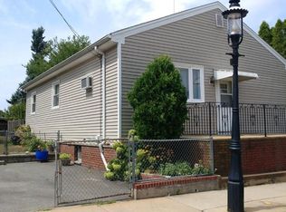 1047 Pleasant St, Fall River, MA 02723