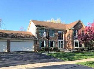 3205 Fox Hunt Ln, Saint Charles, IL