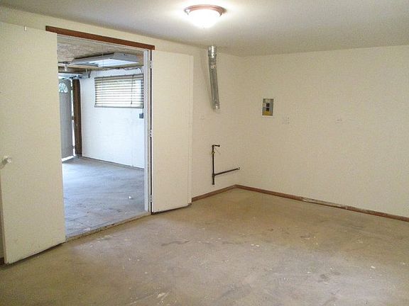 3rd image of 304 Hillandale Dr