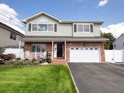 1839 Henry Road, Merrick, NY, 11566