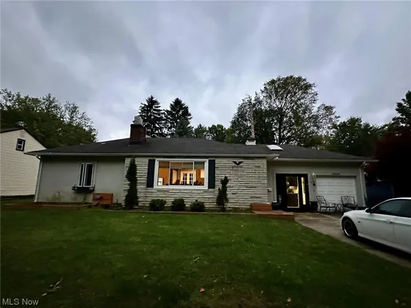 10127 Eureka Pkwy, Parma Heights, OH 44130