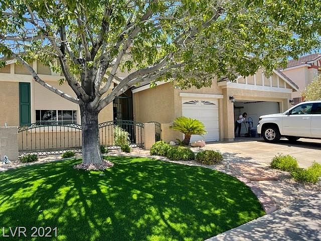 2nd image of 68 Montagna Mirage St