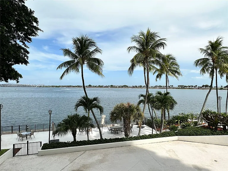 2333 Brickell Ave #1610 — Photo 18