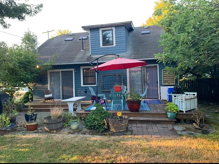 W 14th Ave — Photo 9