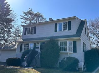 15 Queens Rd, New City, NY 10956