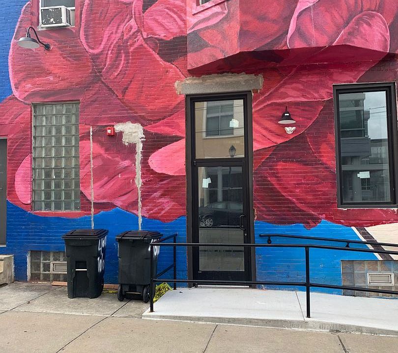 1st image of 4600 Woodland Ave