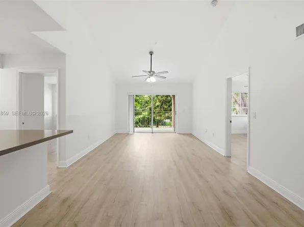 12124 Saint Andrews Pl APT 201, Miramar, FL 33025