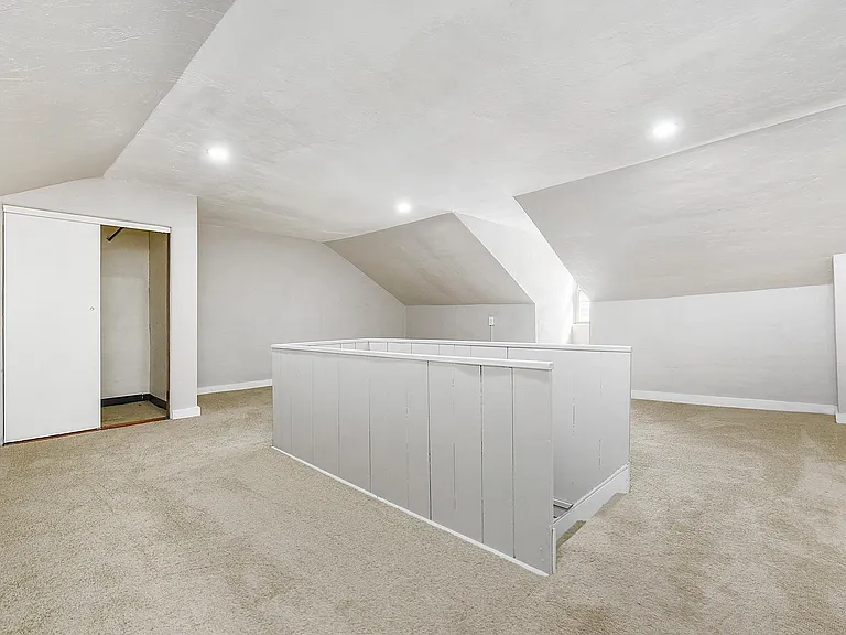 1811 Harcum Way — Photo 22