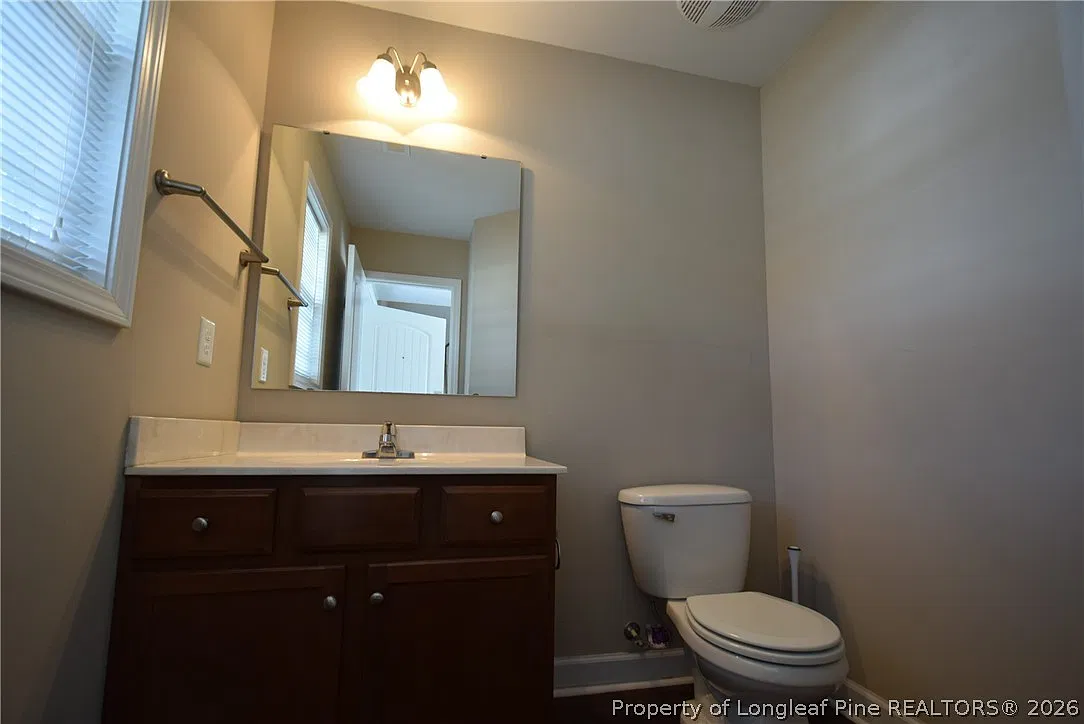 3 bed, 2.5 bath, 1429 sqft, $1,700 — Photo 3